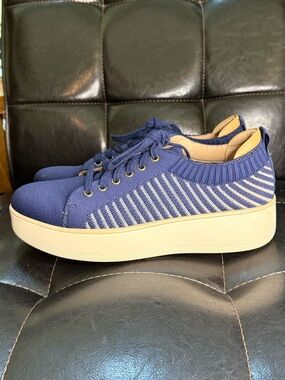 Algeria- TRAQ.  Perfect condition. Size 38